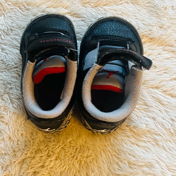 Retro Jordan 4 - Picture 3 of 4